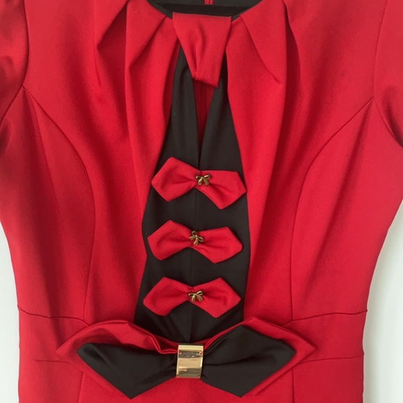 Red modest dress size 4 to 6 - Picture 3 of 5